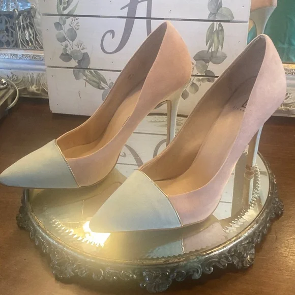 Vintage Signature Blush and Cream Dana Stiletto Heels Size 9 - Picture 13 of 15